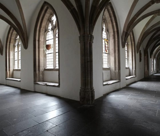 KlosterSteinfeld Kreuzgang, © Nordeifel Tourismus GmbH & Gästehaus Kloster Steinfeld