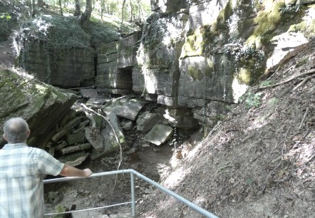 Große Steinquader am Ende der Tanzylay Schlucht, © TI Bitburger Land