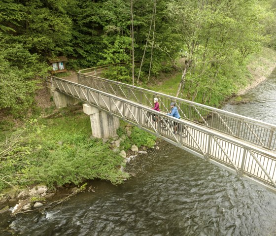 Die Radtour führt auch über das Flüsschen Prüm, © Eifel Tourismus GmbH, Dominik Ketz