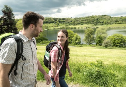 Wanderer auf dem Vulcano-Pfad, © Eifel Tourismus GmbH, Dominik Ketz