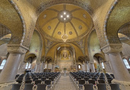 Erlöserkirche Gerolstein Innenansicht, © Foto Achim Meurer, https://achimmeurer.com/