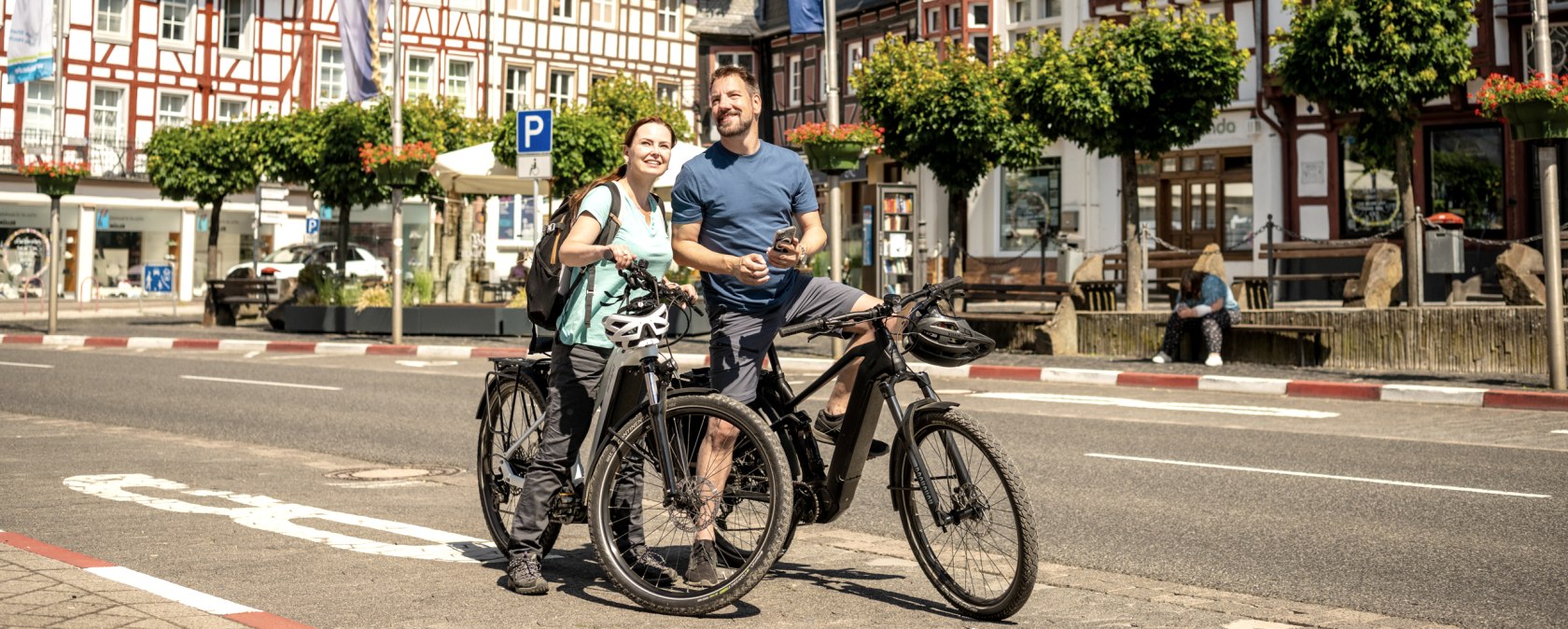 Radfahren auf  dem Ahr-Radweg in Adenau, © Eifel Tourismus GmbH, Dominik Ketz