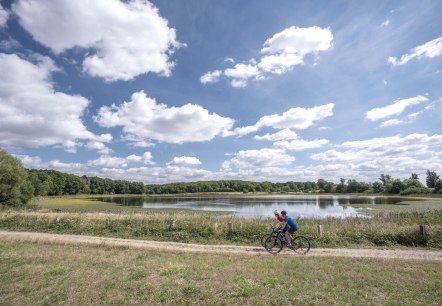 Radeln am Rodder Maar, © Kappest/Vulkanregion Laacher See