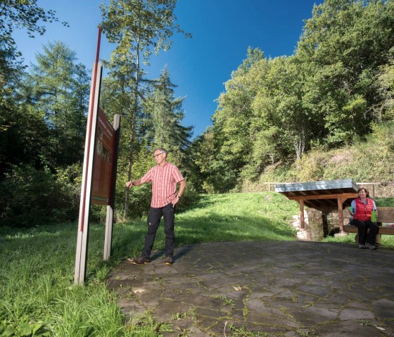 Platz vor dem Dreisborn, © Natur- und Geopark Vulkaneifel GmbH