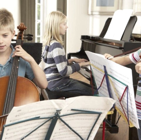 Cello Klavier Geige, © Kreismusikschule Mayen-Koblenz