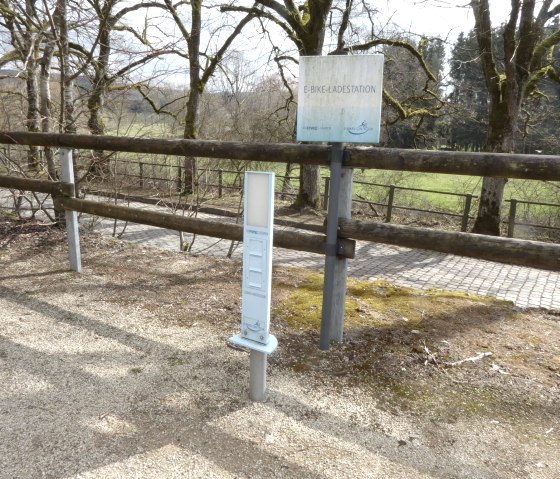 e-bike-ladestation Pronsfeld am alten Bahnhof, © Tourist-Information Prümer Land