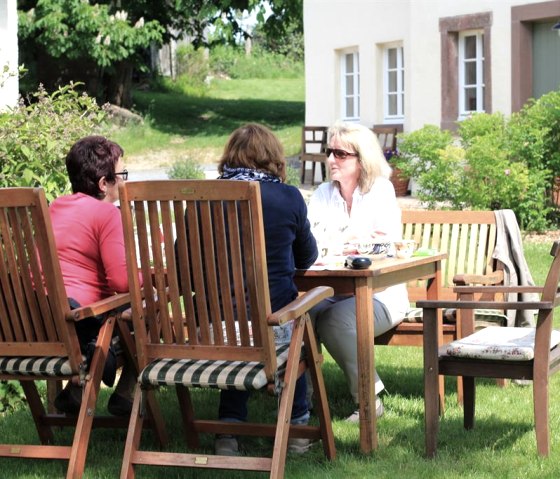 Frühstück im Garten, © Alice Schares