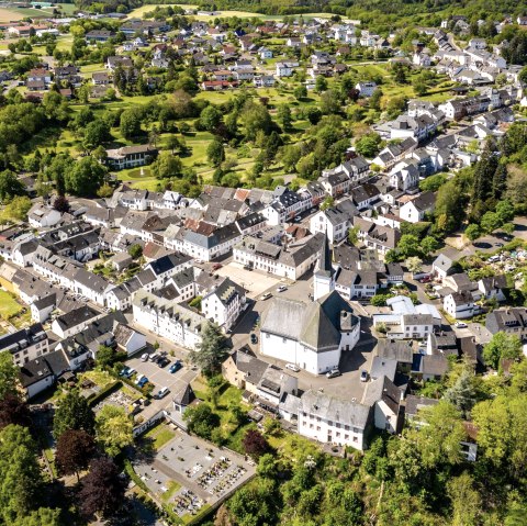 Lebensbaumkirche von oben, © GesundLand Vulkaneifel/D. Ketz