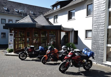 Landhotel Karrenberg: Motorradfahrer willkommen!, © Landhotel Karrenberg