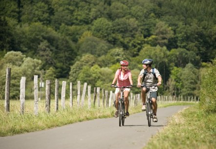 Radtouren in der Eifel - Paar auf Kyll-Radweg, © Eifel Tourismus GmbH - Dominik Ketz