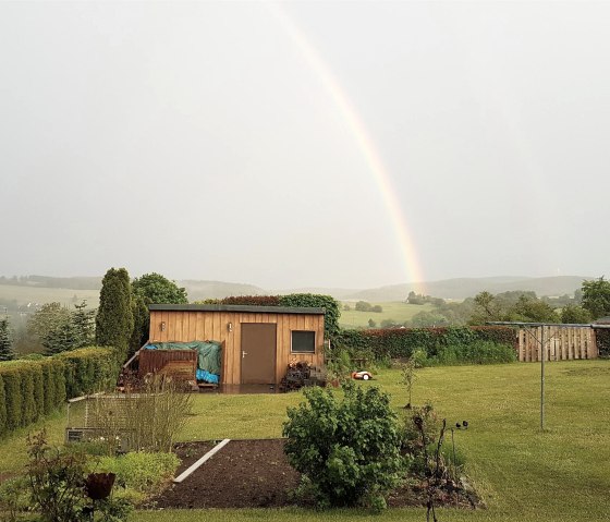 Garten_Regenbogen_2020, © Nordeifel Tourismus GmbH & Ferienwohnung Zur schönen Aussicht