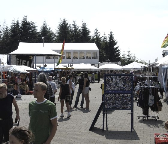 EVENT-CENTER Veranstaltung Händlermeile, © Camping am Nürburgring GmbH, 53520 Müllenbach