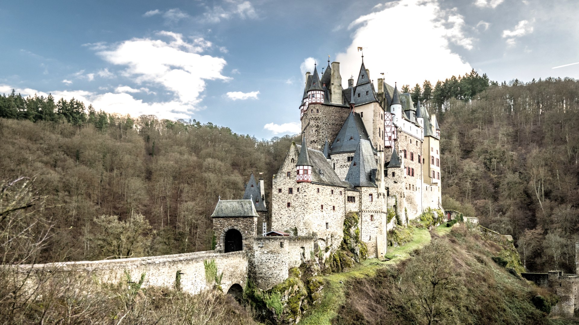 Die Burg Eltz, © Eifel Tourismus GmbH, Dominik Ketz