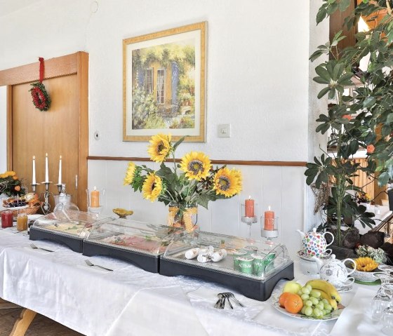 Frühstücksbuffet Bild 1, © Nordeifel Tourismus GmbH & Hotel Schönblick