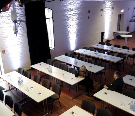 Saal parlamentarisch, © Stiftung Fabrik für Kultur und Stadtteil, Düren