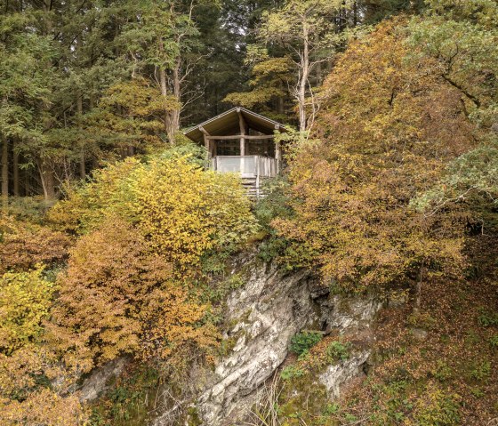 Kobeslochhütte und Kobesloch unterhalb, © Eifel Tourismus GmbH, Dominik Ketz