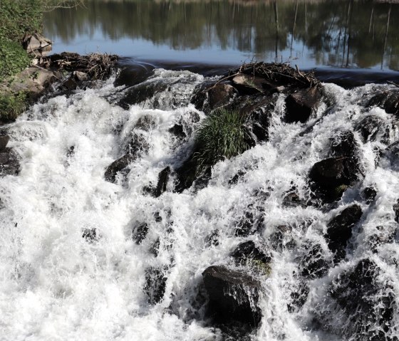 Stausee mit kleinem Wasserfall, © Tourist-Information Islek