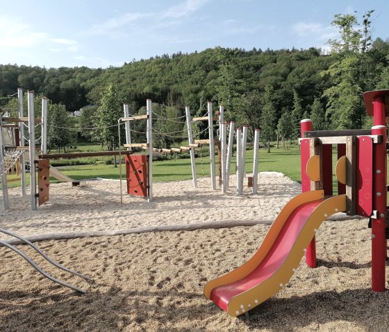 Rutsch- und Kletterparcous Spielplatz Müsch, © Tourist-Information Hocheifel-Nürburgring