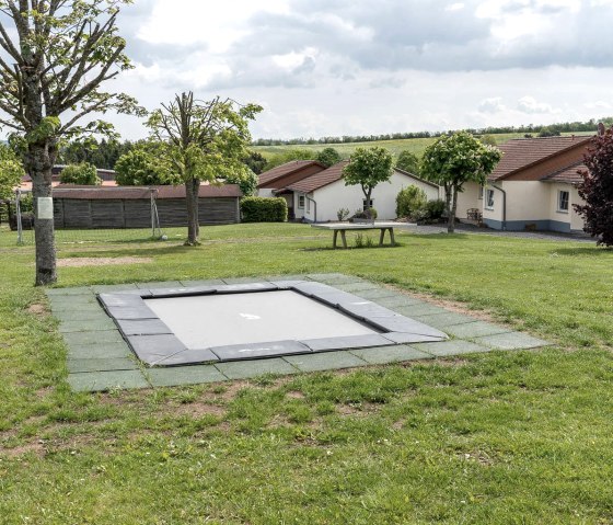 Spielplatz Bodentrampolin