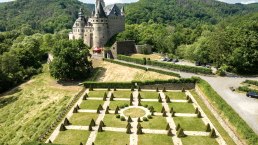 Schloss Bürresheim mit barockem Garten, © Eifel Tourismus GmbH, Dominik Ketz