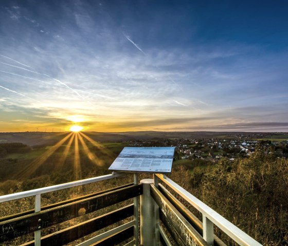 Sonnenuntergang am Burgberg, Krawutschketurm, © Andy Holz-huertgenwaldwetter.de, Kreis Düren