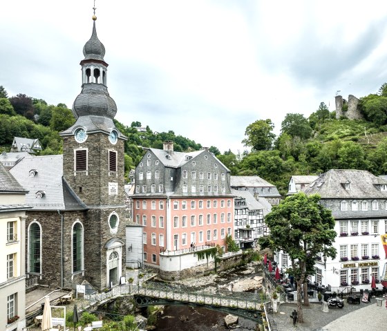 Altstadt Monschau mit Rotem Haus, © Eifel Tourismus GmbH, Dominik Ketz