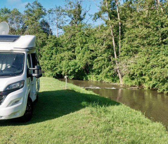 Wohnmobil an der Nims, © Camping Nimseck, Irrel