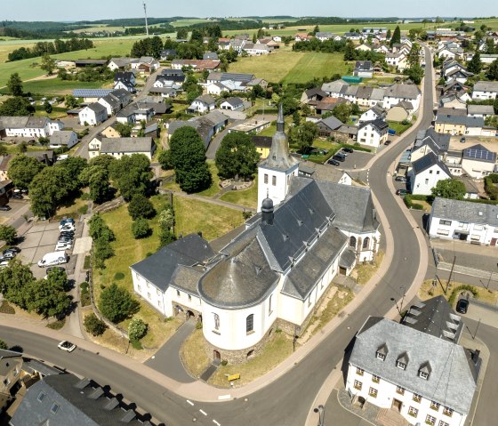 Bleialf, © ET-2023-059-Pfarrkirche Sankt Marien, Bleialf-©Eifel Tourismus GmbH, Dominik Ketz.jpg