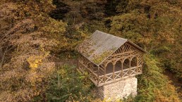 Die Balduinshütte thront über dem Liesertal, © Eifel Tourismus GmbH