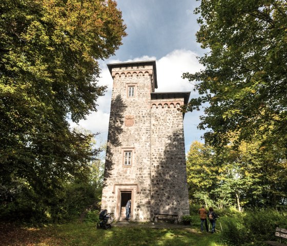 Ansicht auf den Turm Burg-und Schlossruine Arenberg, © TI Hocheifel-Nürburgring©D.Ketz