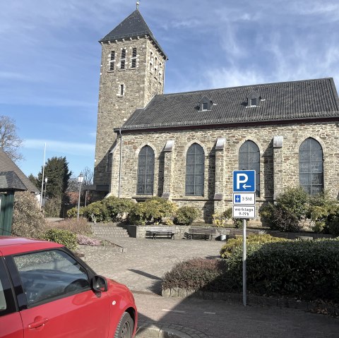 Parking de randonnée de l'église de Kesternich, © Rursee-Touristik GmbH