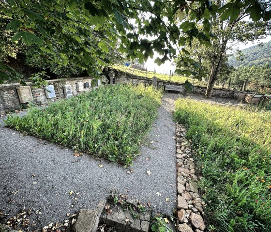 Jüdischer Friedhof Blumenwiese, © Felsenland Südeifel Tourismus GmbH, A. C. Krebs