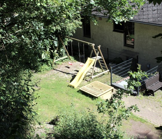 Ferienhaus EifelNatur - Spielplatz von oben, © Marion Divossen