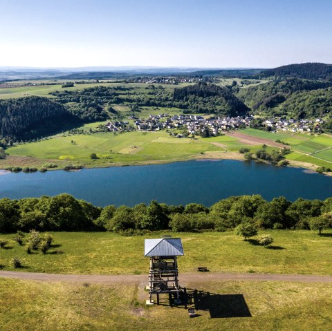 Meerfelder Maar mit Landesblick, © GesundLand Vulkaneifel GmbH