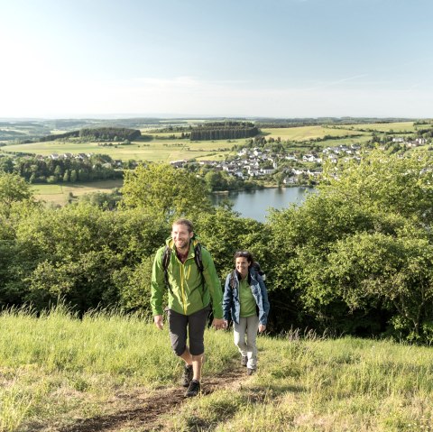 Wandern am Schalkenmehrener Maar, © Eifel Tourismus GmbH, D. Ketz