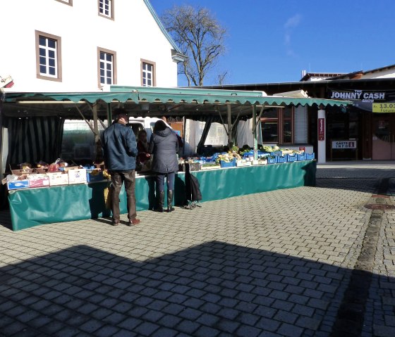 Gemüsestand auf dem Bauernmarkt, © GesundLand Vulkaneifel