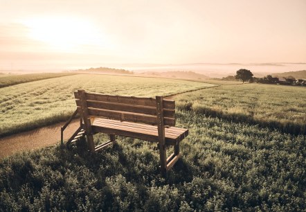 Sonnenaufgang an der Bank, © Schieferland Kaisersesch