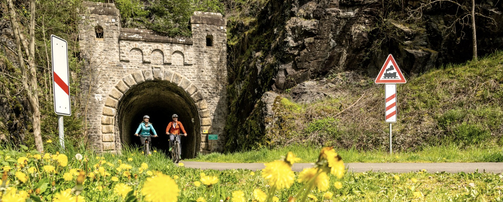 Enz-Radweg, alter Bahntunnel bei  Neuerburg, © Eifel Tourismus GmbH, Dominik Ketz