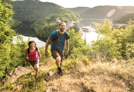 Wandern ohne Gepäck in der Eifel: Unbeschwerter Wanderspaß auf den Wanderwegen der Eifel., © Eifel Tourismus GmbH - D. Ketz