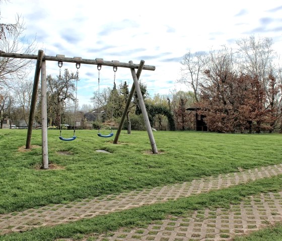 Schaukelspaß für die Kleinen