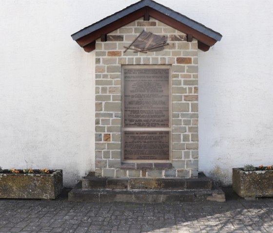 Denkmal in Dahnen, © Tourist-Information Islek, Ingrid Wirtzfeld