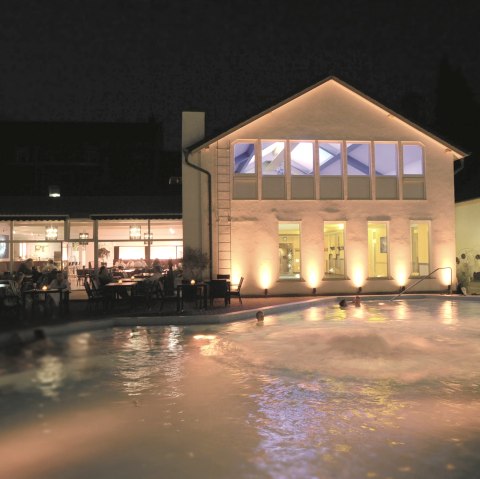 Hotel mit Poolanlage, © Hotel Am Eifelsteig