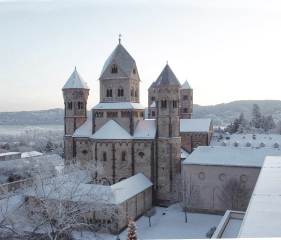 Maria Laach im Schnee, © Benediktinerabtei Maria Laach