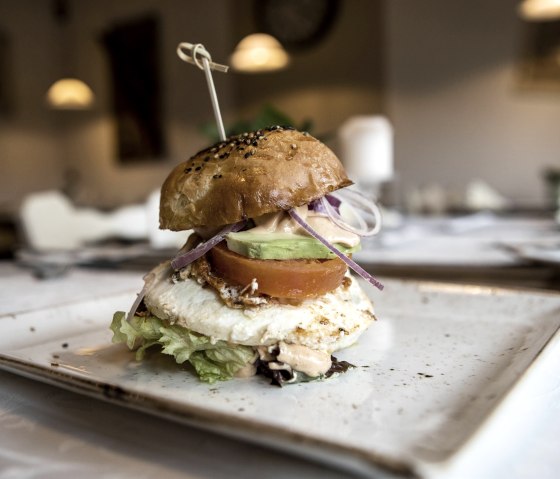 Landgasthaus "Zum Kreuzberg" Burger, © CC BY-SA Andreas Goltz