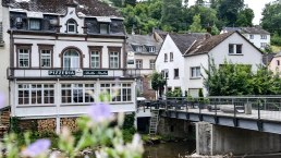 Pizzeria Bella Italia - Blick auf die Brücke, © Tourist-Information Bitburger Land