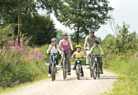 Radtouren mit Kindern in der Eifel: Entspannt auf alten Bahntrassen oder Flussradwegen fernab vom Straßenverkehr., © vennbahn.eu