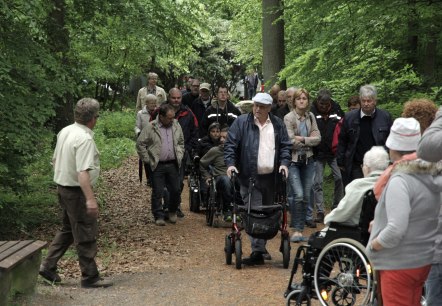 pi-178-2017-rollstuhl-und-rollatorexkursion-im-mayener-stadtwald-2016