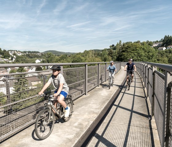 Radtour mit der Familie auf dem Maare-Mosel-Radweg, © Eifel Tourismus GmbH, D. Ketz