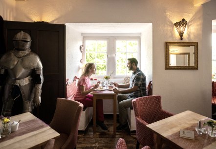 Einkehr im Restaurant Villa Kronenburg, © Eifel Tourismus GmbH, Dominik Ketz