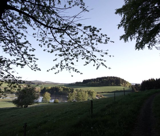 Blick zum Booser Doppelmaar, © Foto: Laura Rinneburger, Quelle: Touristik-Büro Vordereifel